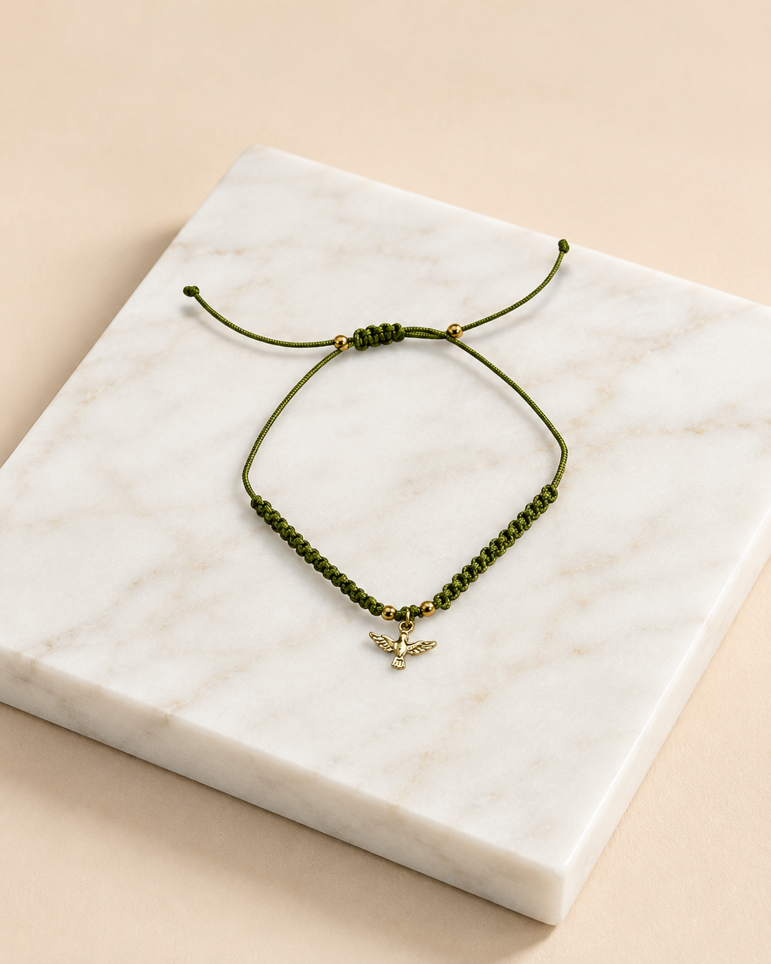Pulsera tejida Espíritu Santo colgante