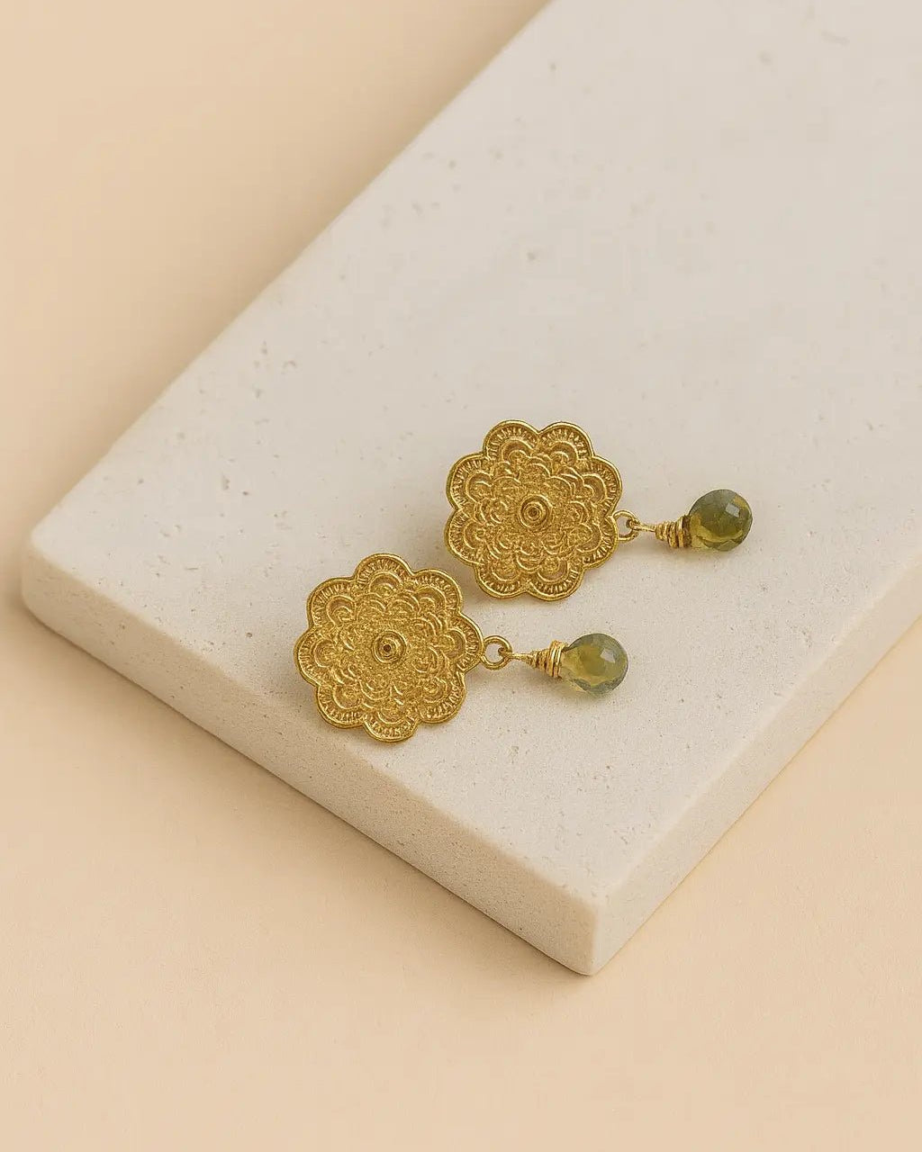 Aros Criseida verde oliva - ZAFFI joyas