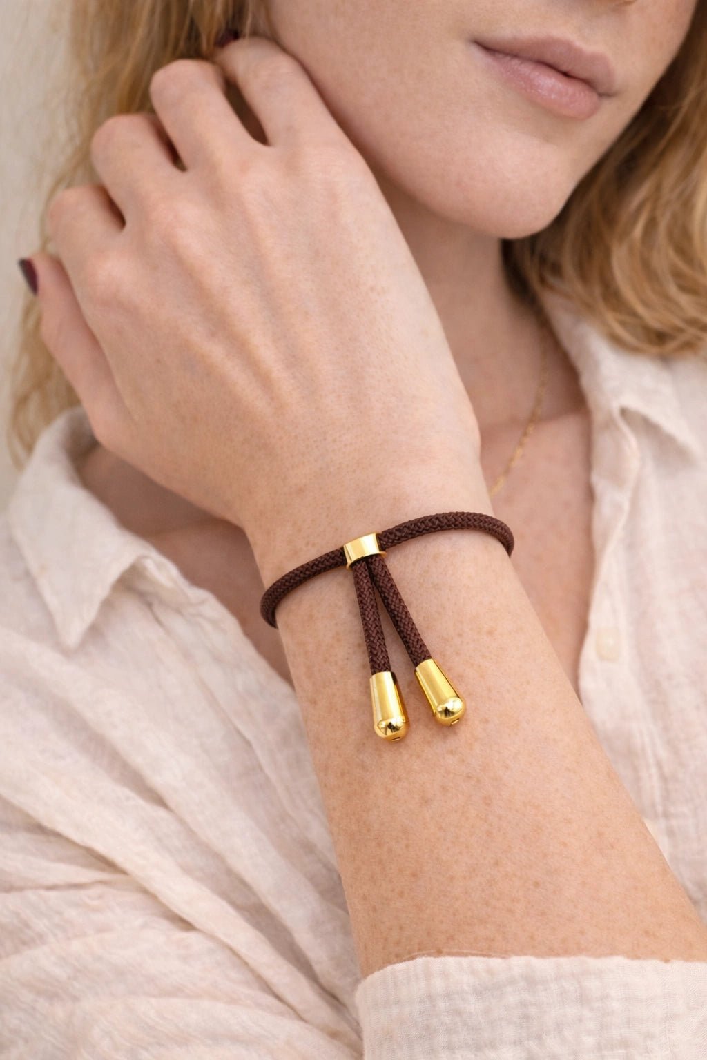 Pulsera Bimba Cafe con terminaciones doradas - ZAFFI joyas