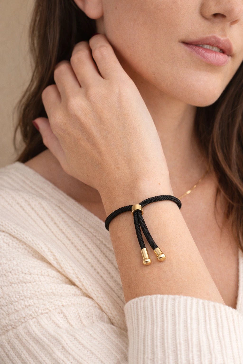 Pulsera Bimba Negra terminaciondes doradas - ZAFFI joyas