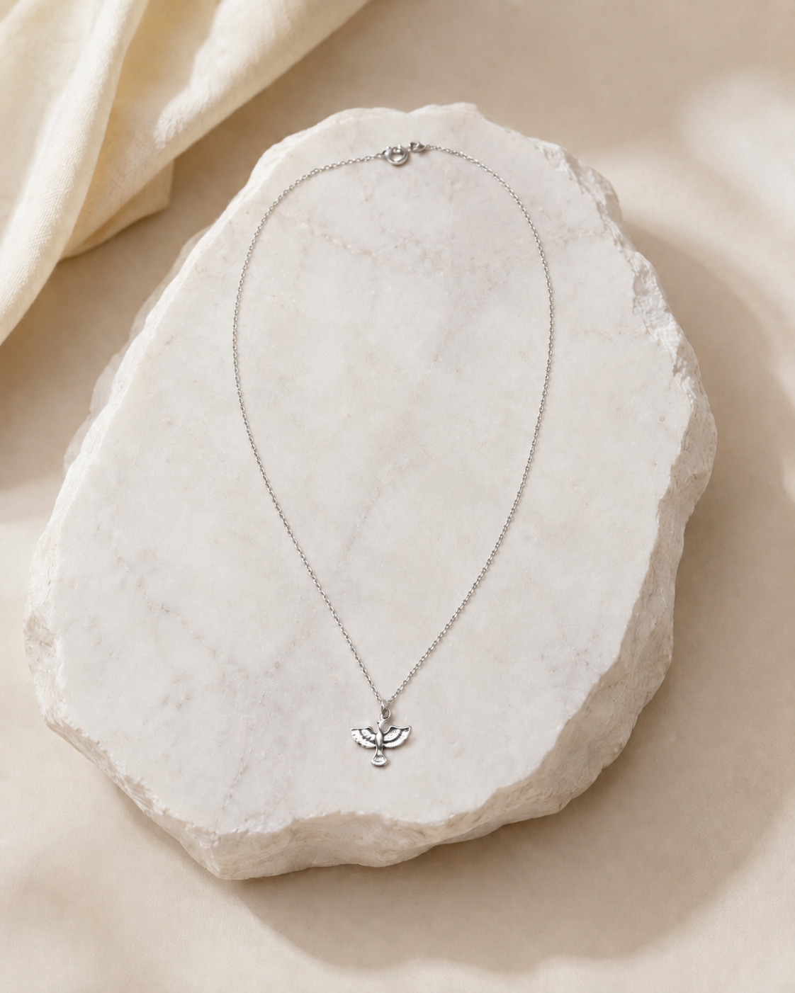 Collar Espíritu Santo enchapado plata