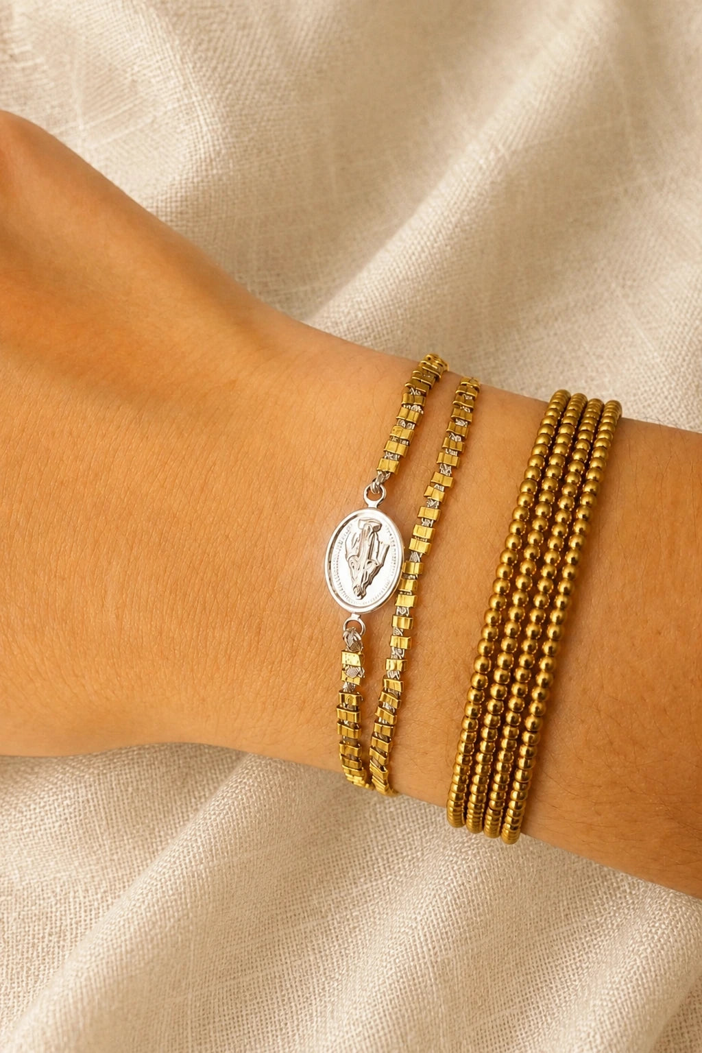 Pulsera hilo virgen milagrosa